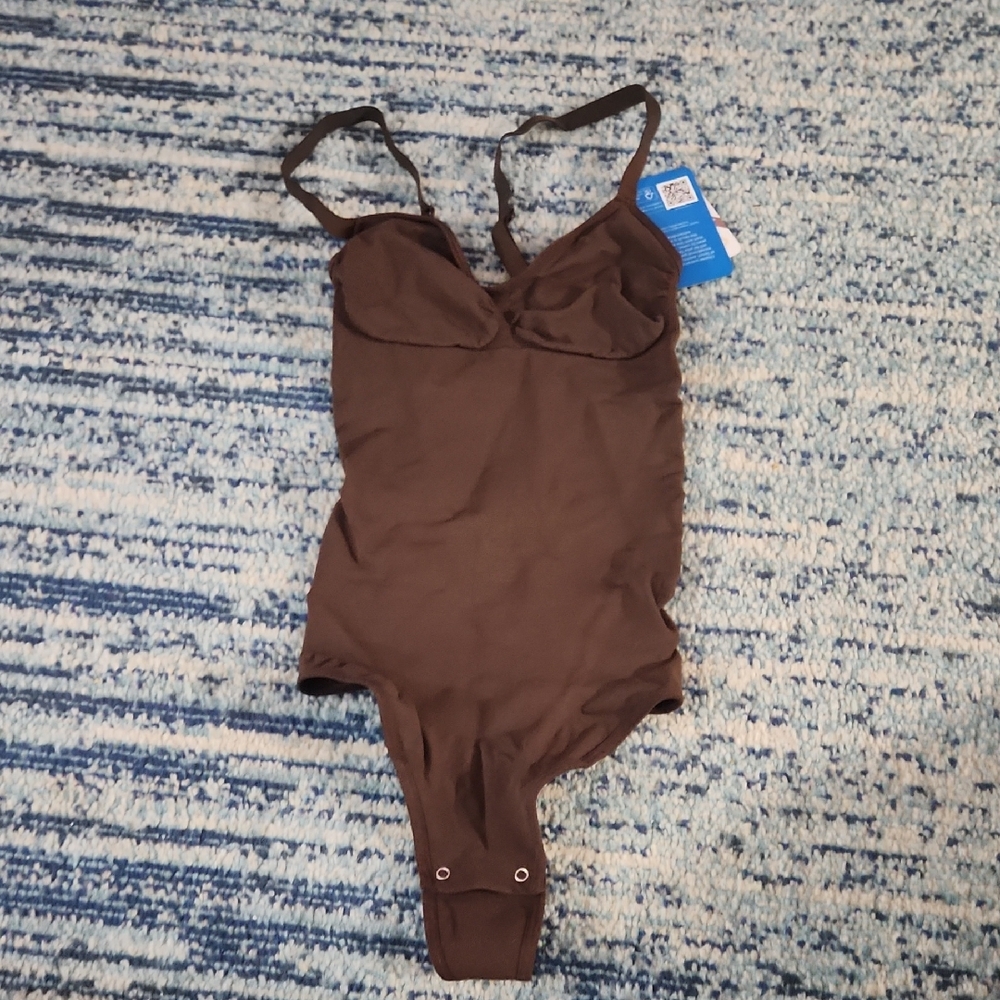 Sensil Compressipn Low Back Thong Bodysuit